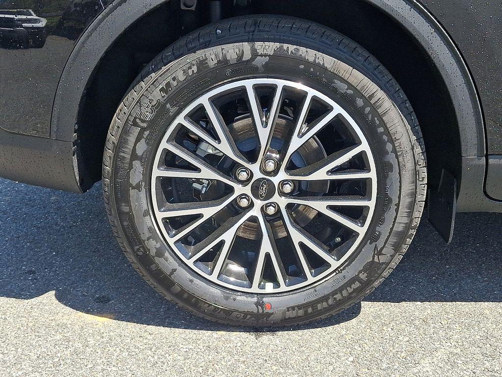 new 2025 Ford Escape PHEV car, priced at $34,000