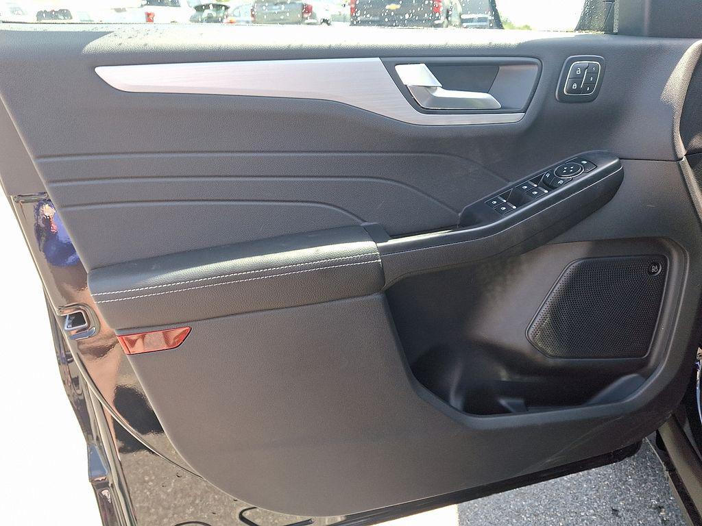 new 2025 Ford Escape PHEV car, priced at $34,000