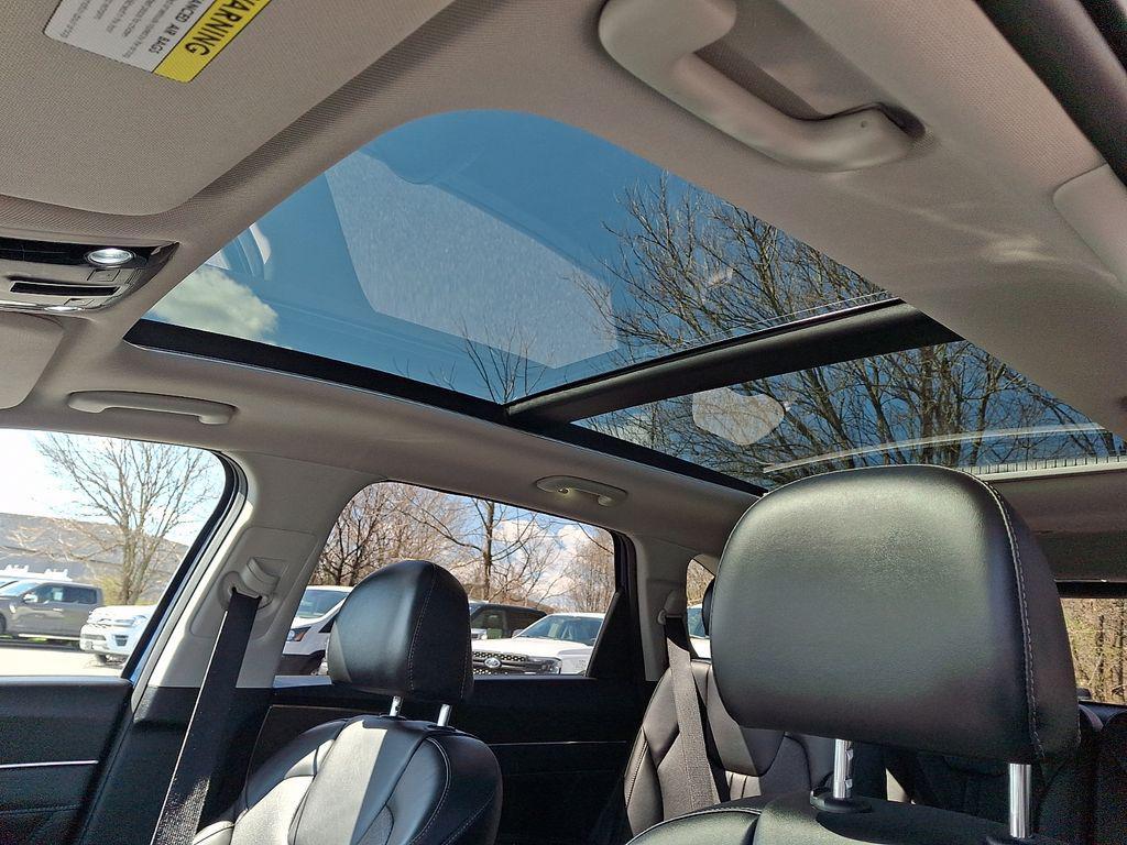 used 2022 Kia Sorento car, priced at $26,000