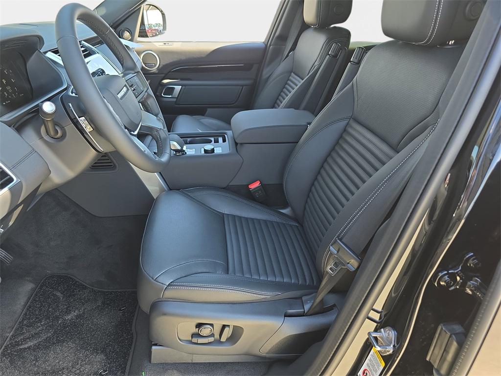 new 2025 Land Rover Discovery car, priced at $68,493