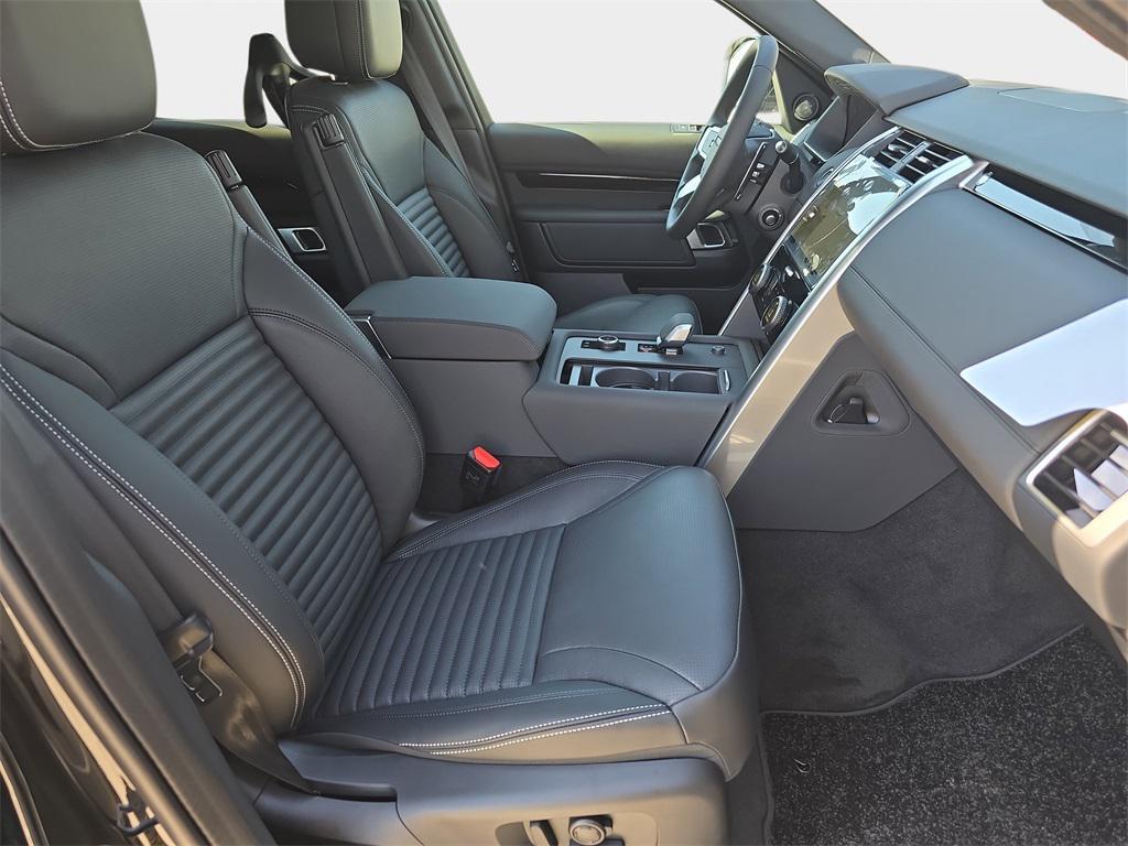new 2025 Land Rover Discovery car, priced at $68,493