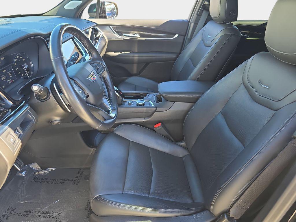 used 2023 Cadillac XT6 car, priced at $40,440