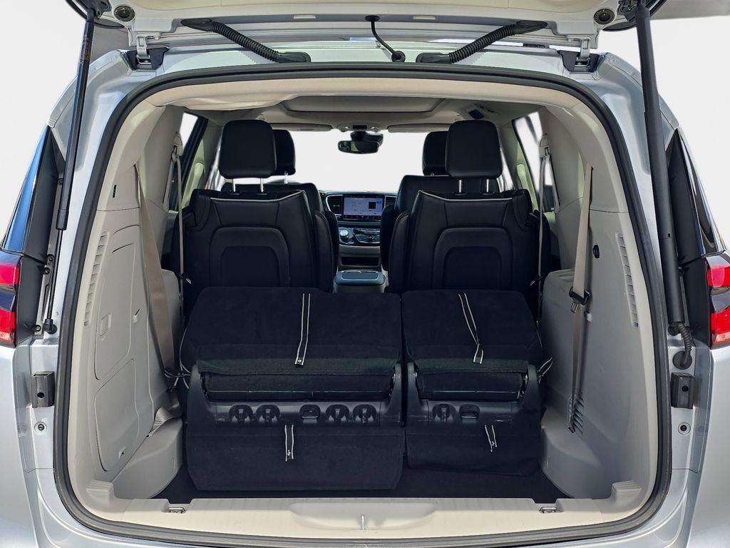used 2022 Chrysler Pacifica Hybrid car, priced at $28,075