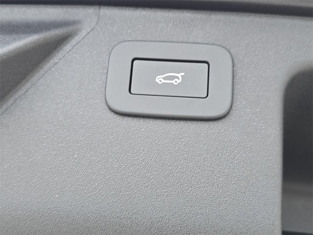 new 2025 Land Rover Discovery Sport car, priced at $55,925