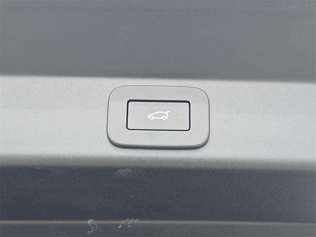 new 2026 Land Rover Range Rover Sport car, priced at $100,635