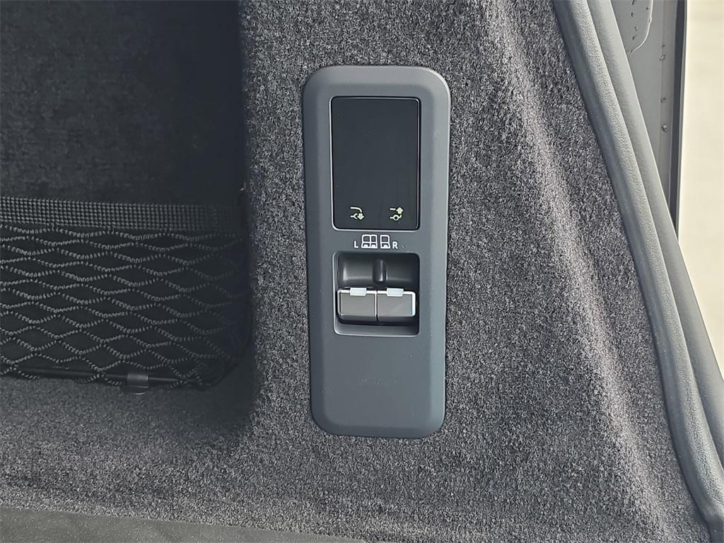 new 2026 Land Rover Range Rover Sport car, priced at $100,635