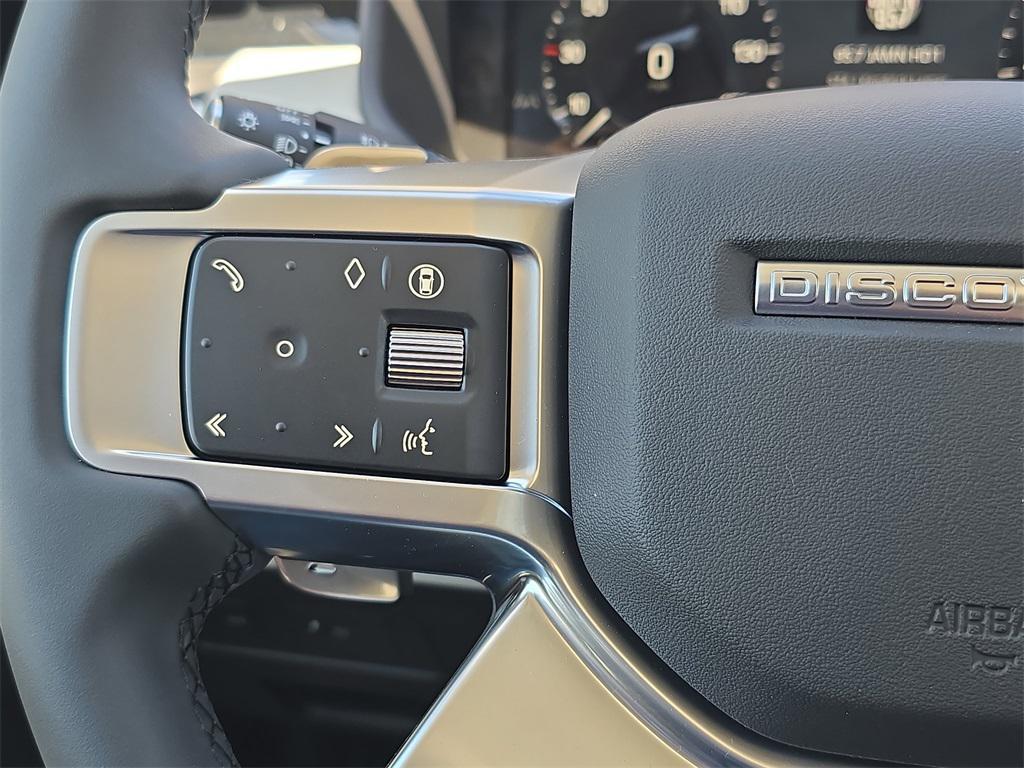 new 2025 Land Rover Discovery car, priced at $64,943
