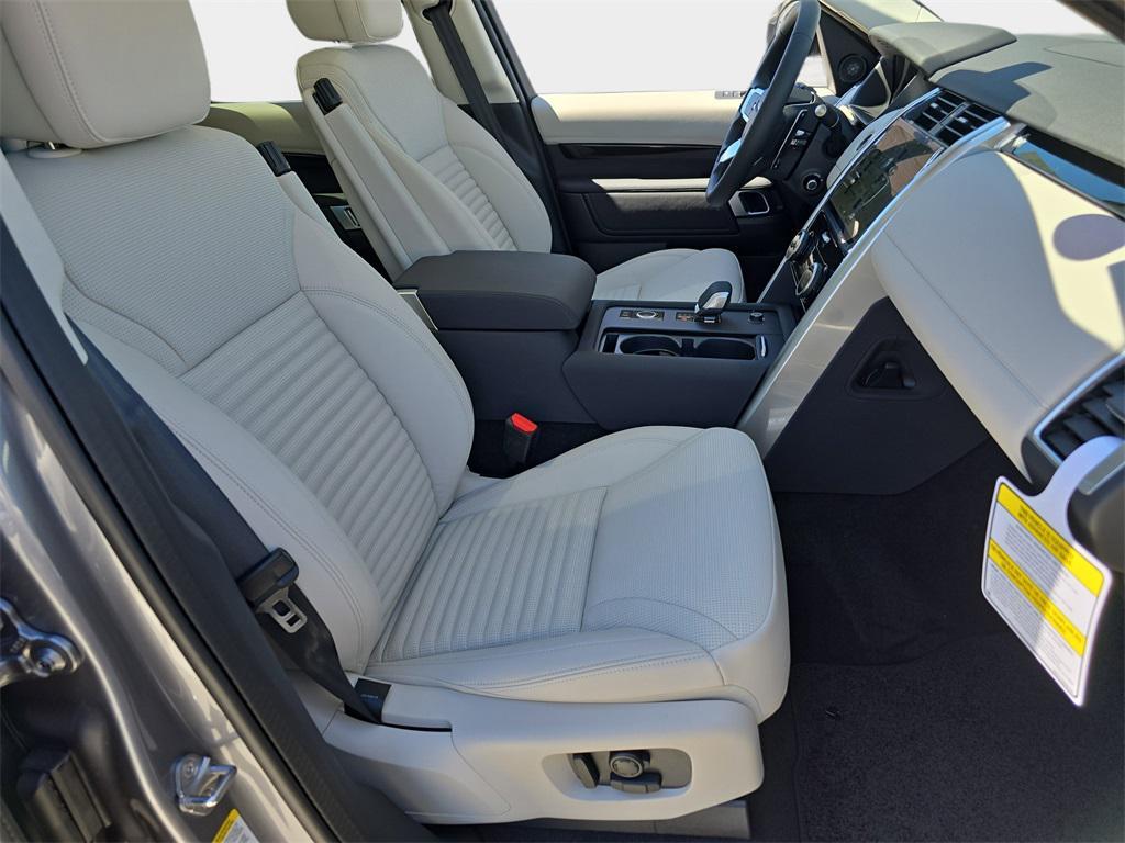 new 2025 Land Rover Discovery car, priced at $64,943
