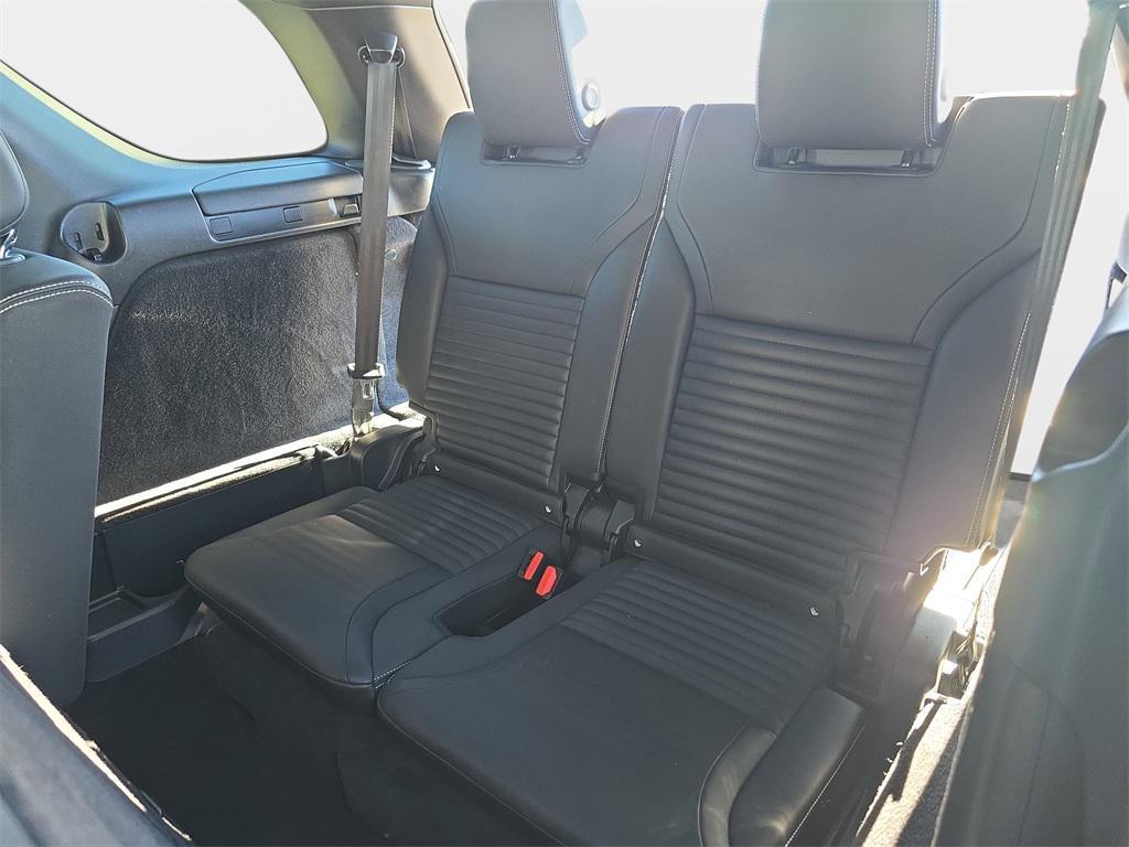 used 2023 Land Rover Discovery car, priced at $40,991