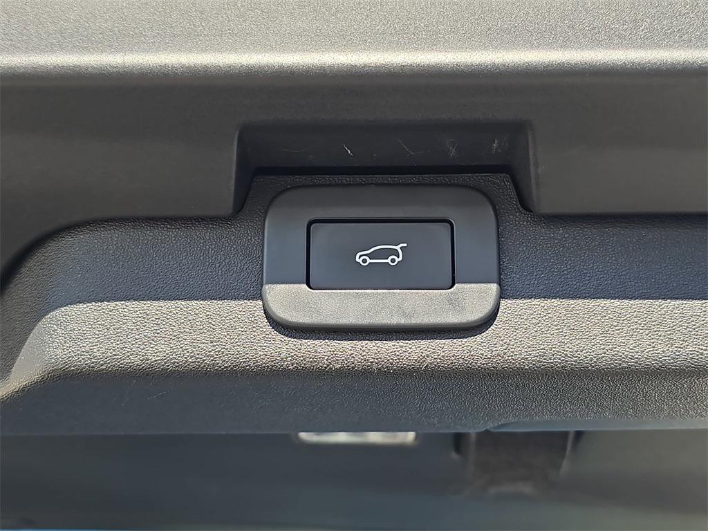 used 2023 Land Rover Discovery car, priced at $40,991