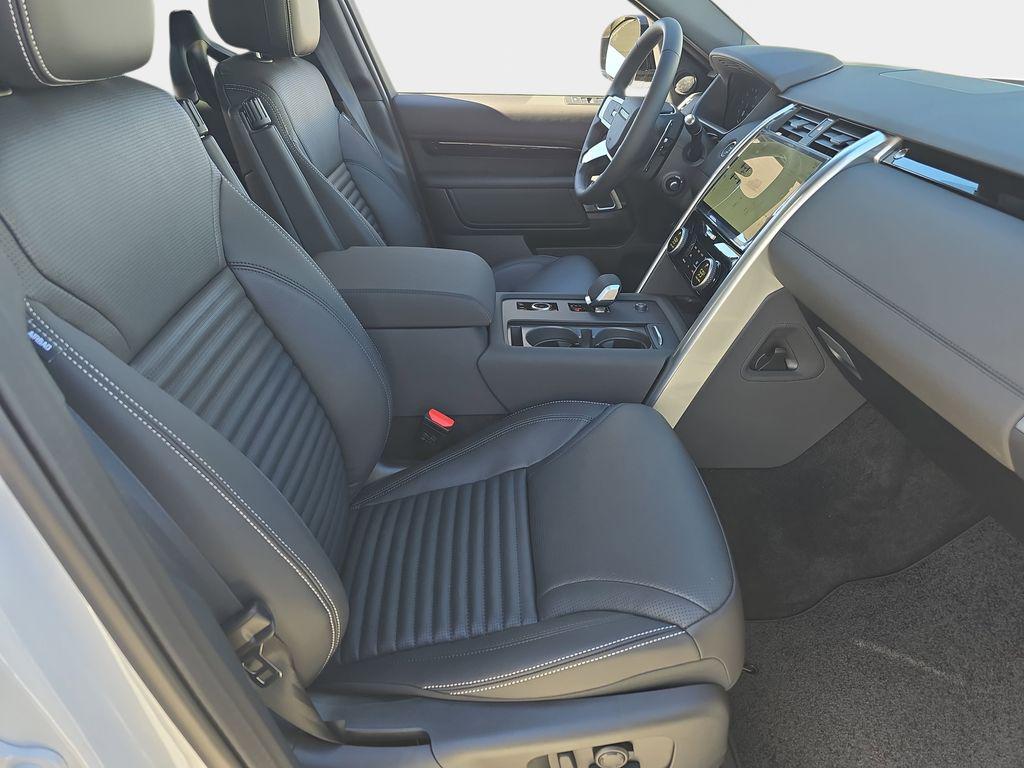 new 2026 Land Rover Discovery car, priced at $63,576