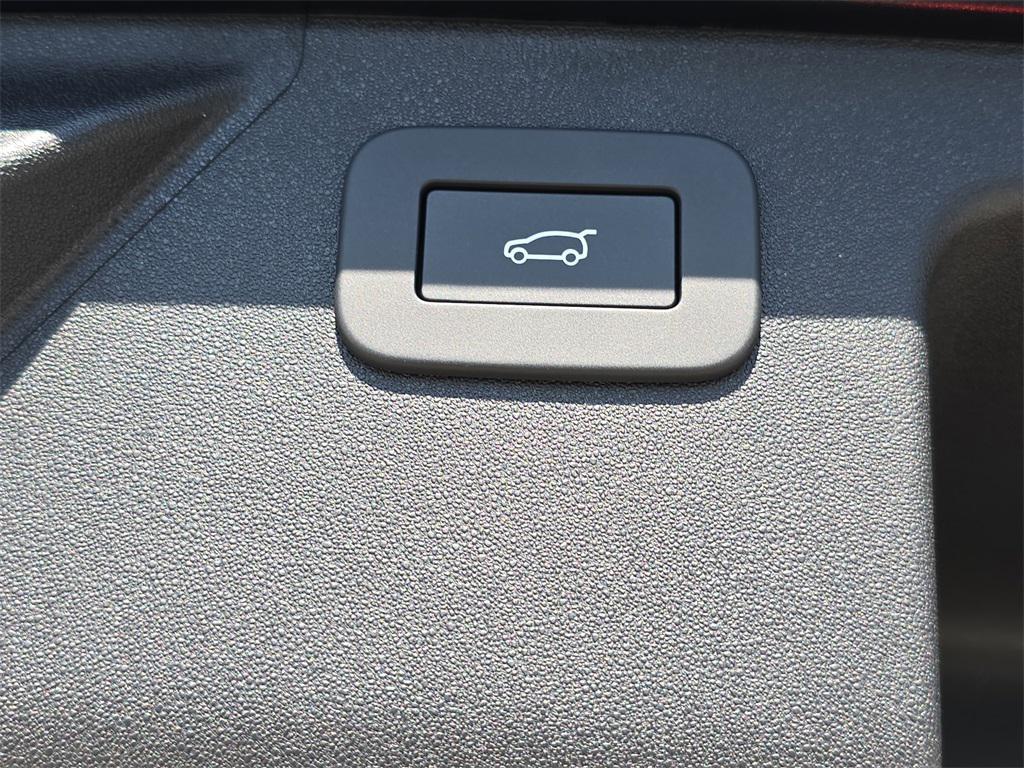 new 2025 Land Rover Discovery Sport car, priced at $52,368