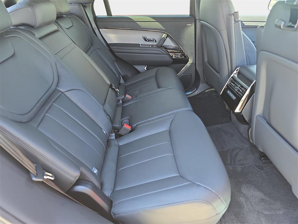 new 2025 Land Rover Range Rover Sport car, priced at $101,405