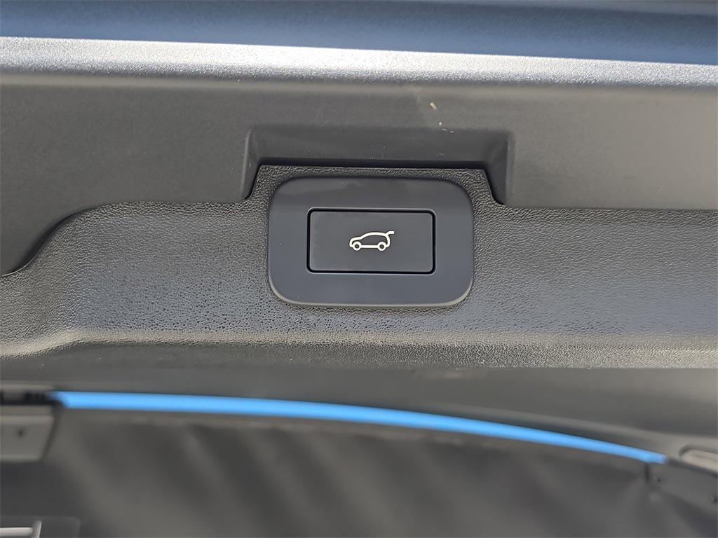 used 2025 Land Rover Discovery car, priced at $64,990