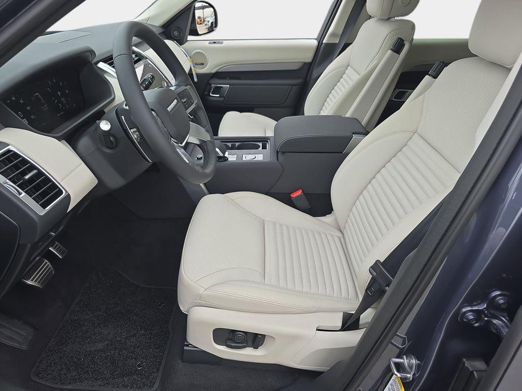 new 2026 Land Rover Discovery car, priced at $75,161