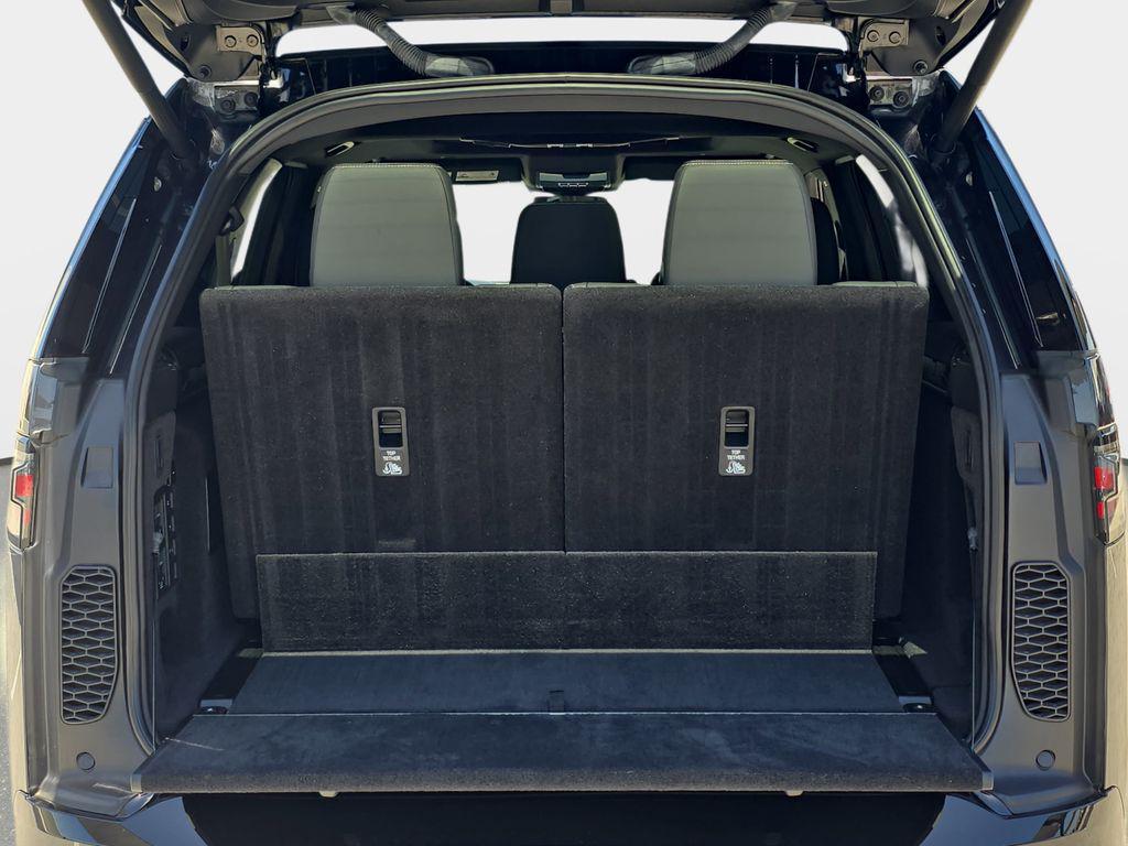 used 2024 Land Rover Discovery car, priced at $59,415