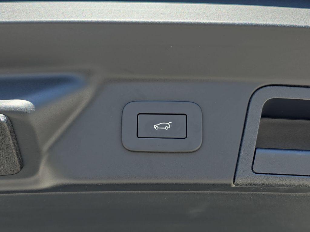 new 2026 Land Rover Range Rover Velar car, priced at $68,125