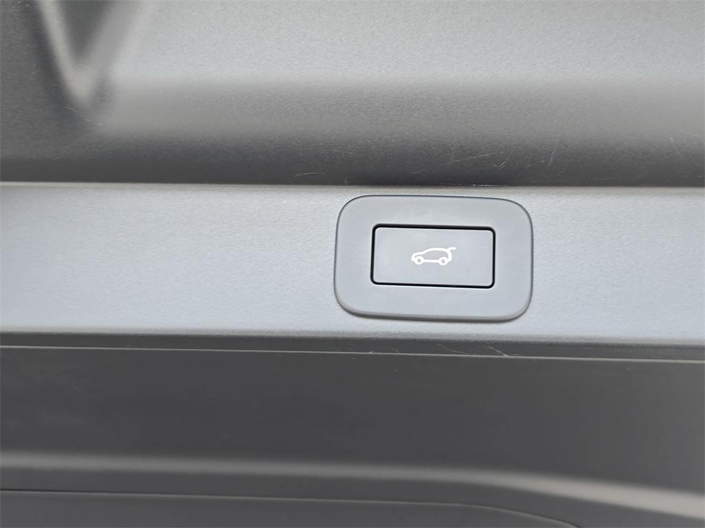 used 2025 Land Rover Range Rover car, priced at $129,990