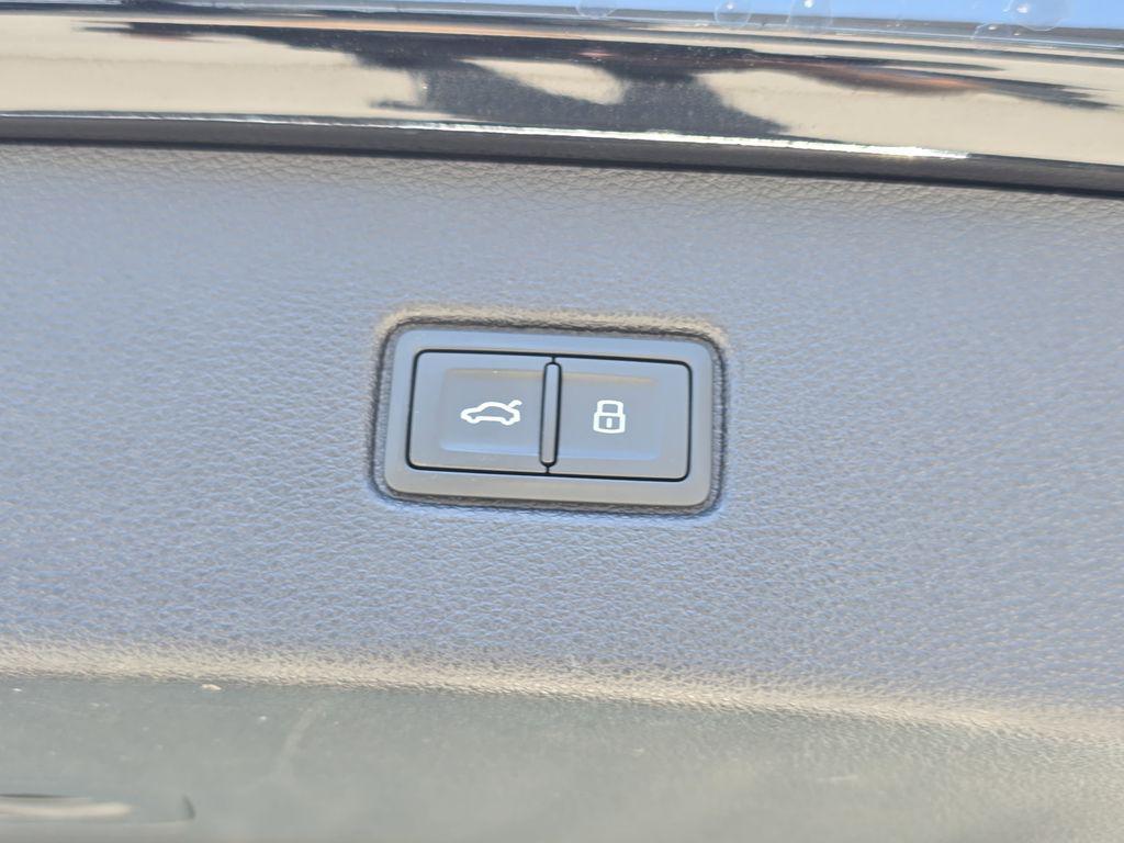 used 2023 Audi Q7 car, priced at $43,575