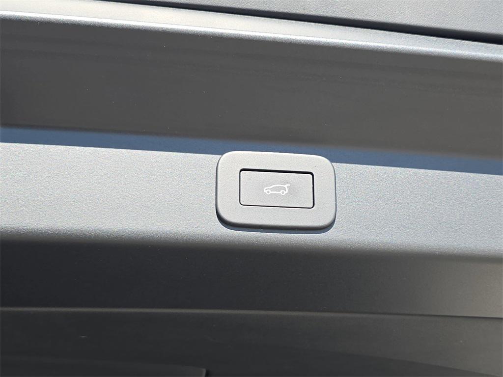 used 2025 Land Rover Range Rover Sport car, priced at $106,990