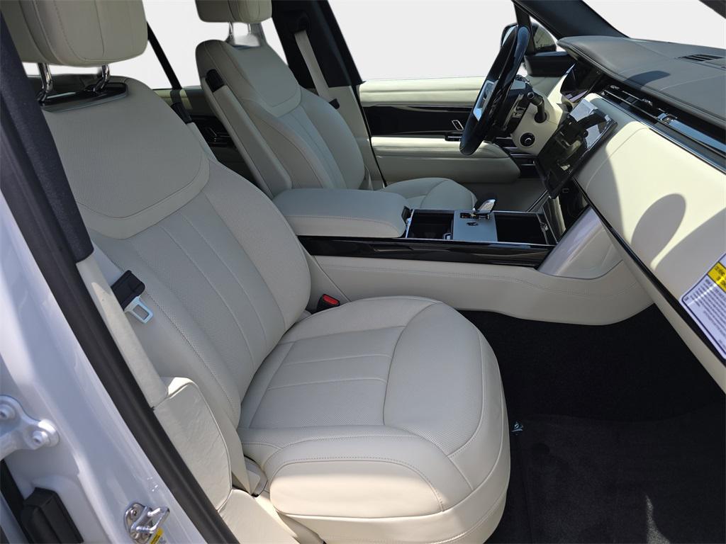 new 2025 Land Rover Range Rover car, priced at $157,285