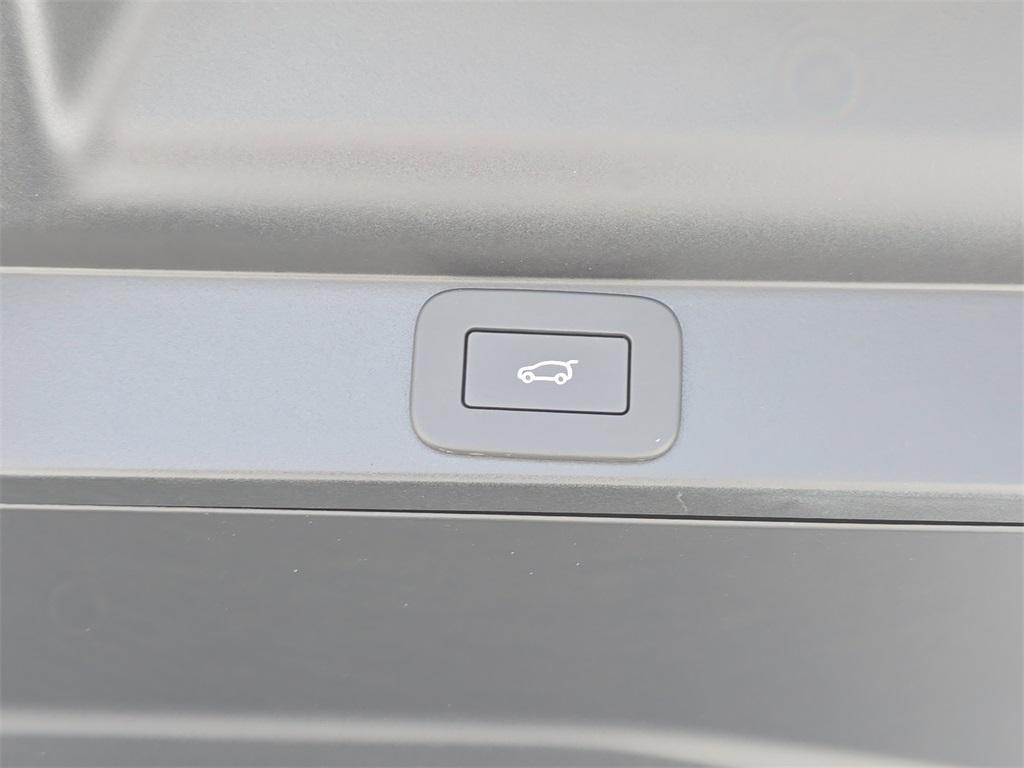 new 2025 Land Rover Range Rover car, priced at $157,285