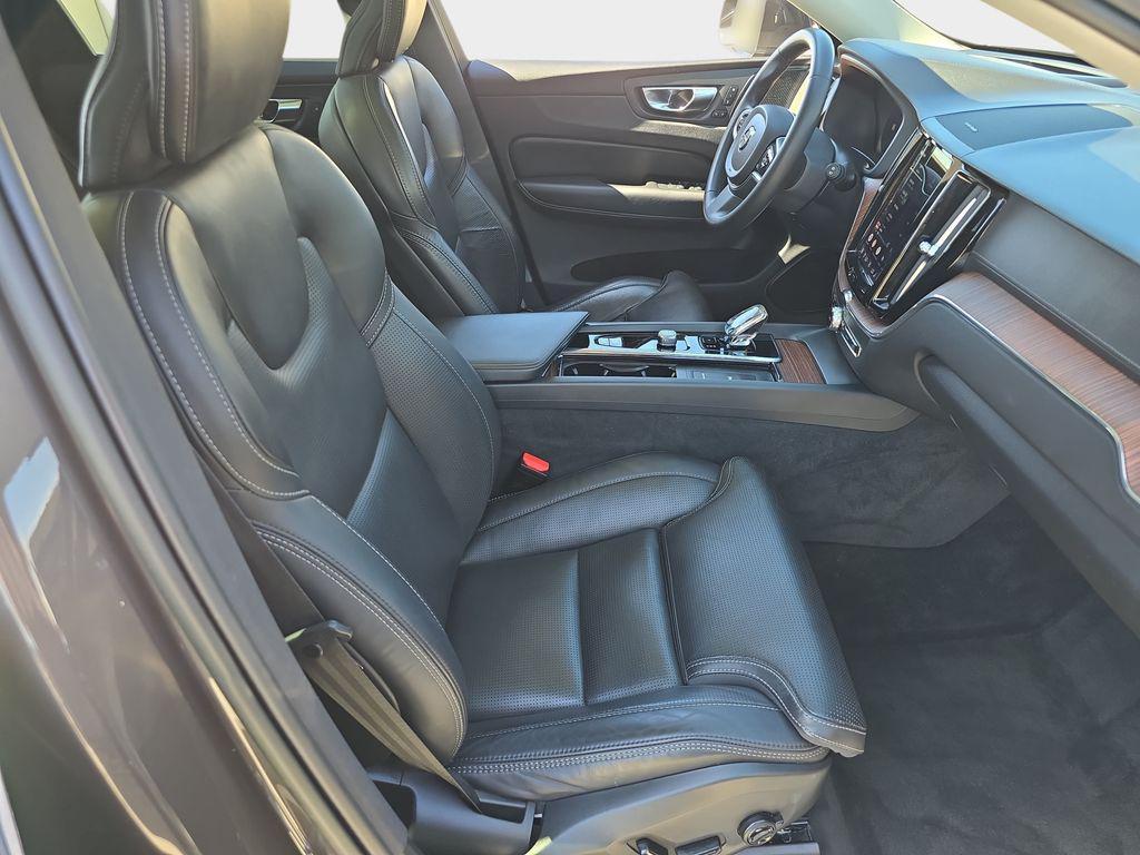 used 2023 Volvo XC60 car, priced at $31,374