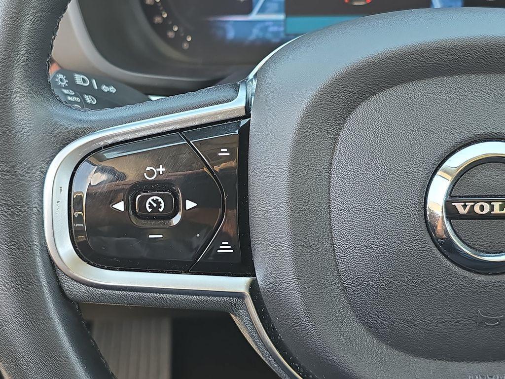 used 2023 Volvo XC60 car, priced at $31,374