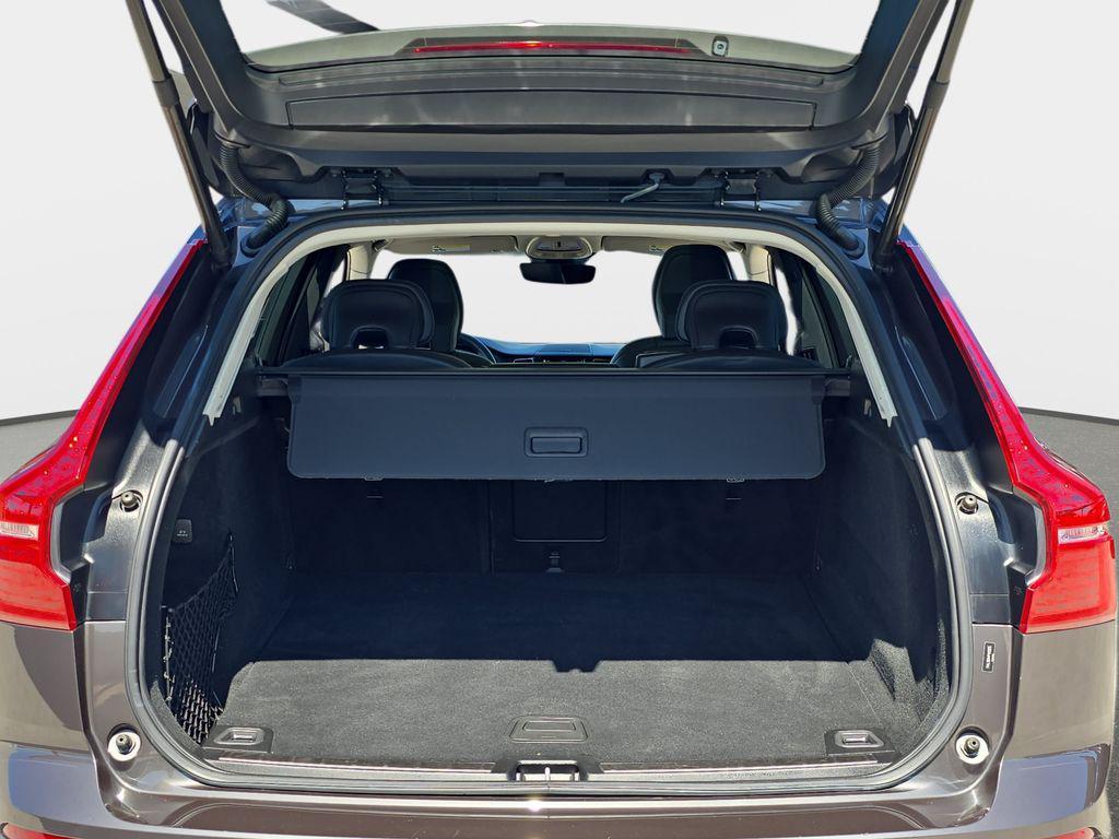 used 2023 Volvo XC60 car, priced at $31,374
