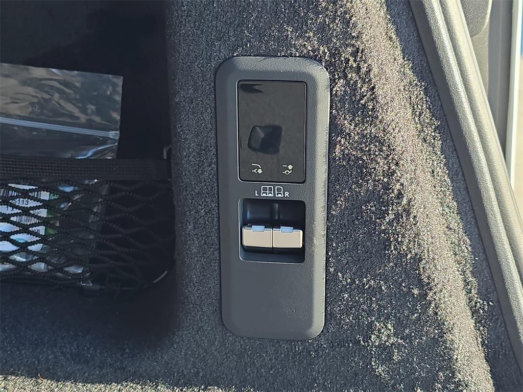 new 2026 Land Rover Range Rover Sport car, priced at $92,060