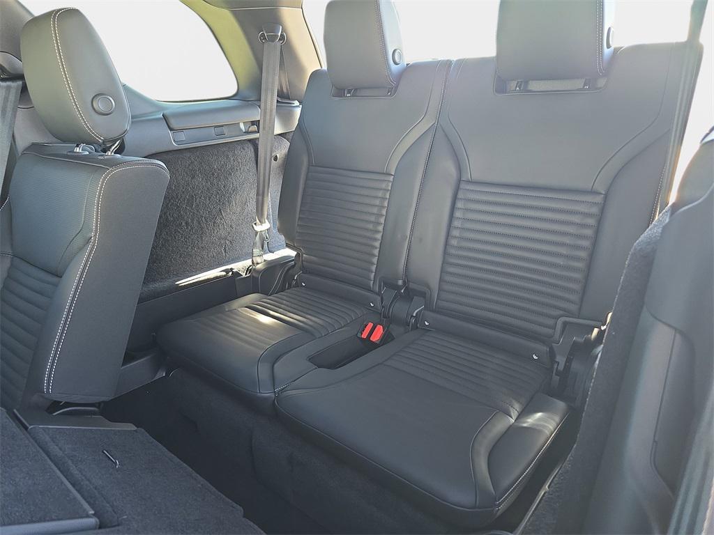new 2026 Land Rover Discovery car, priced at $78,226
