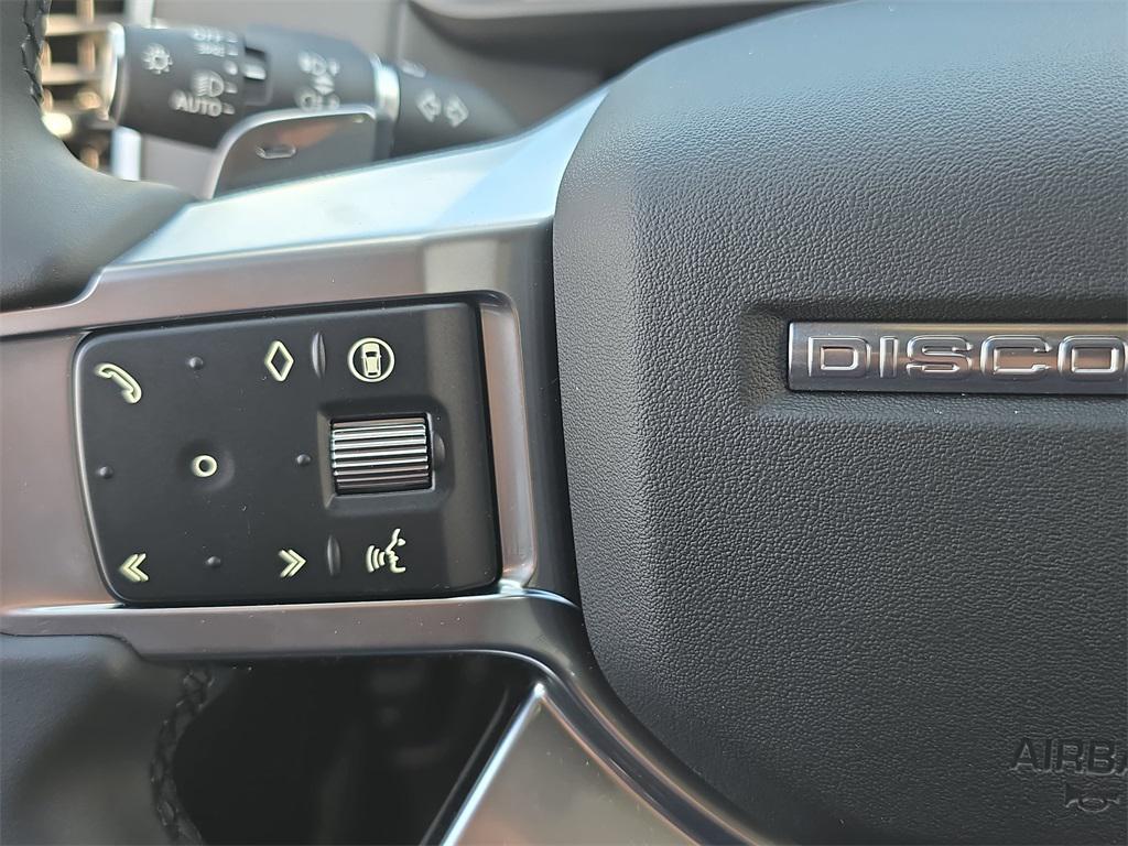 new 2026 Land Rover Discovery car, priced at $75,276