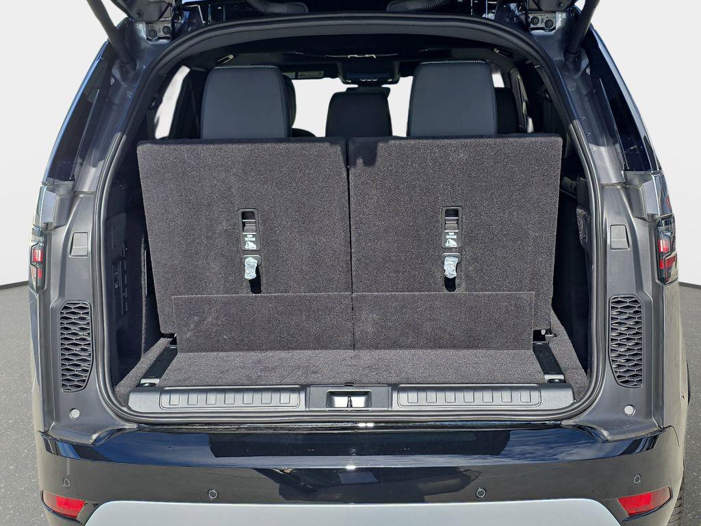 new 2026 Land Rover Discovery car, priced at $75,276