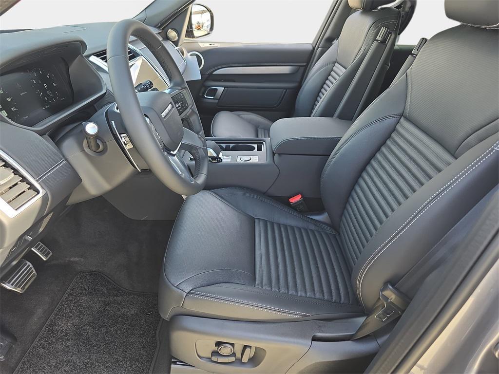 new 2026 Land Rover Discovery car, priced at $75,276