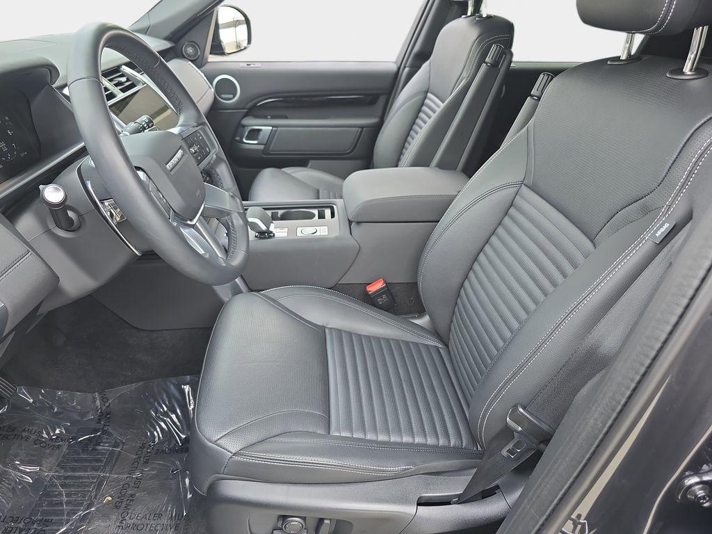 used 2025 Land Rover Discovery car, priced at $49,075