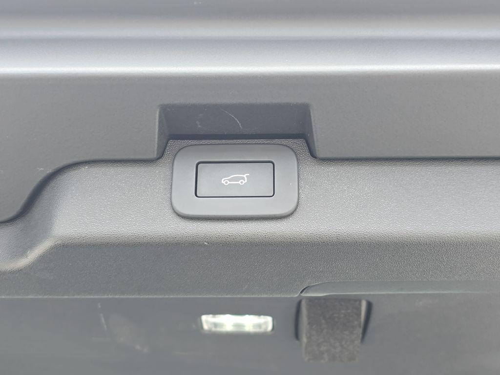 used 2025 Land Rover Discovery car, priced at $49,075