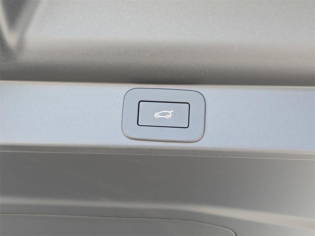 new 2025 Land Rover Range Rover car, priced at $127,610