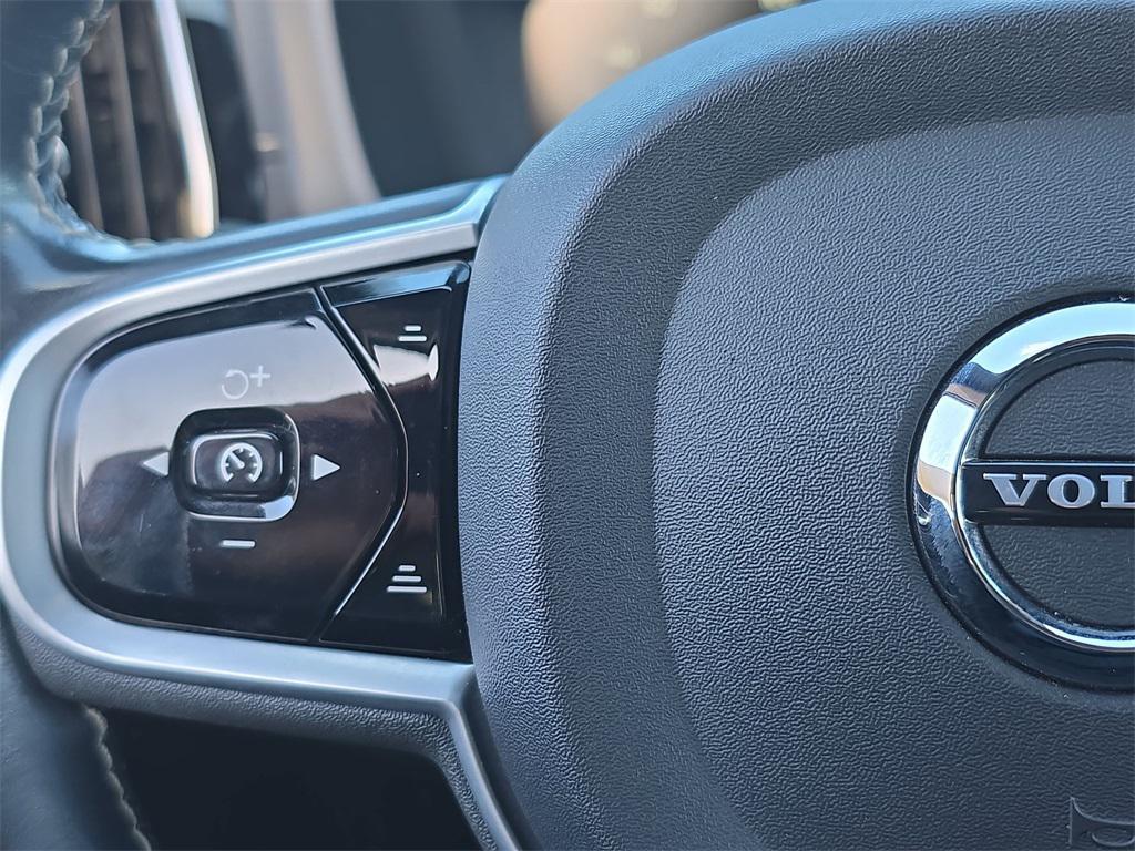 used 2021 Volvo XC60 Recharge Plug-In Hybrid car, priced at $26,340