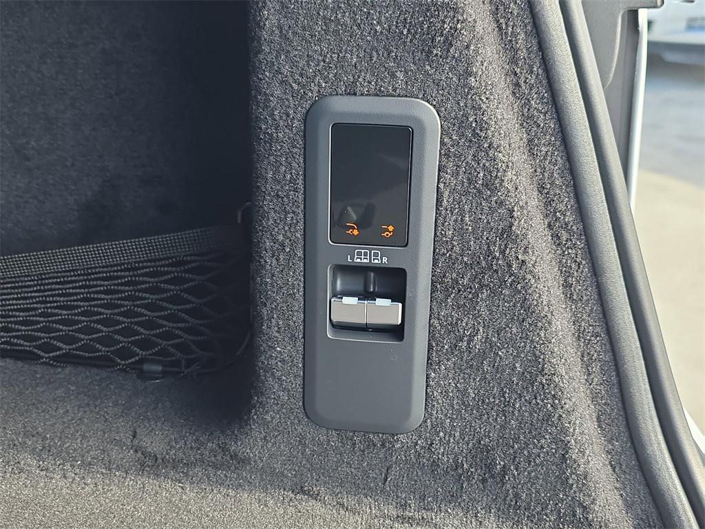 new 2026 Land Rover Range Rover Sport car, priced at $91,460