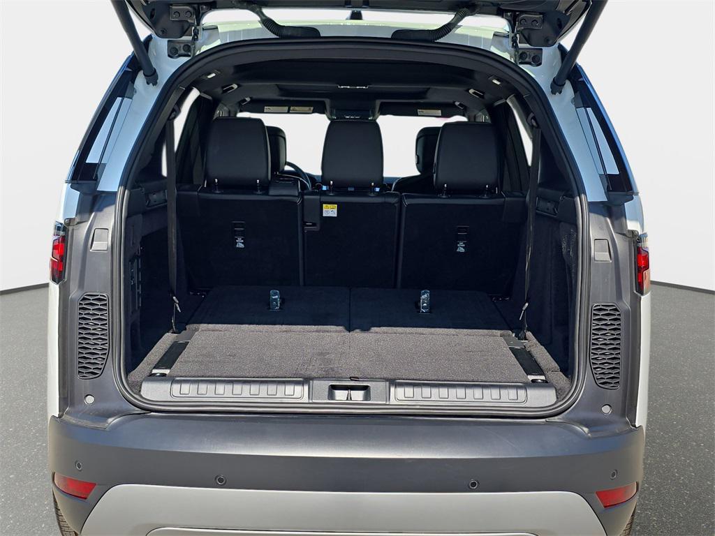 new 2025 Land Rover Discovery car, priced at $66,343