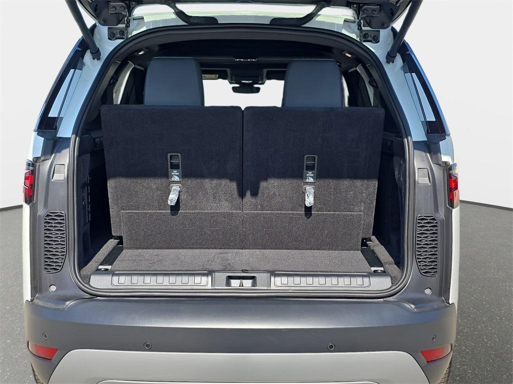 new 2025 Land Rover Discovery car, priced at $66,343