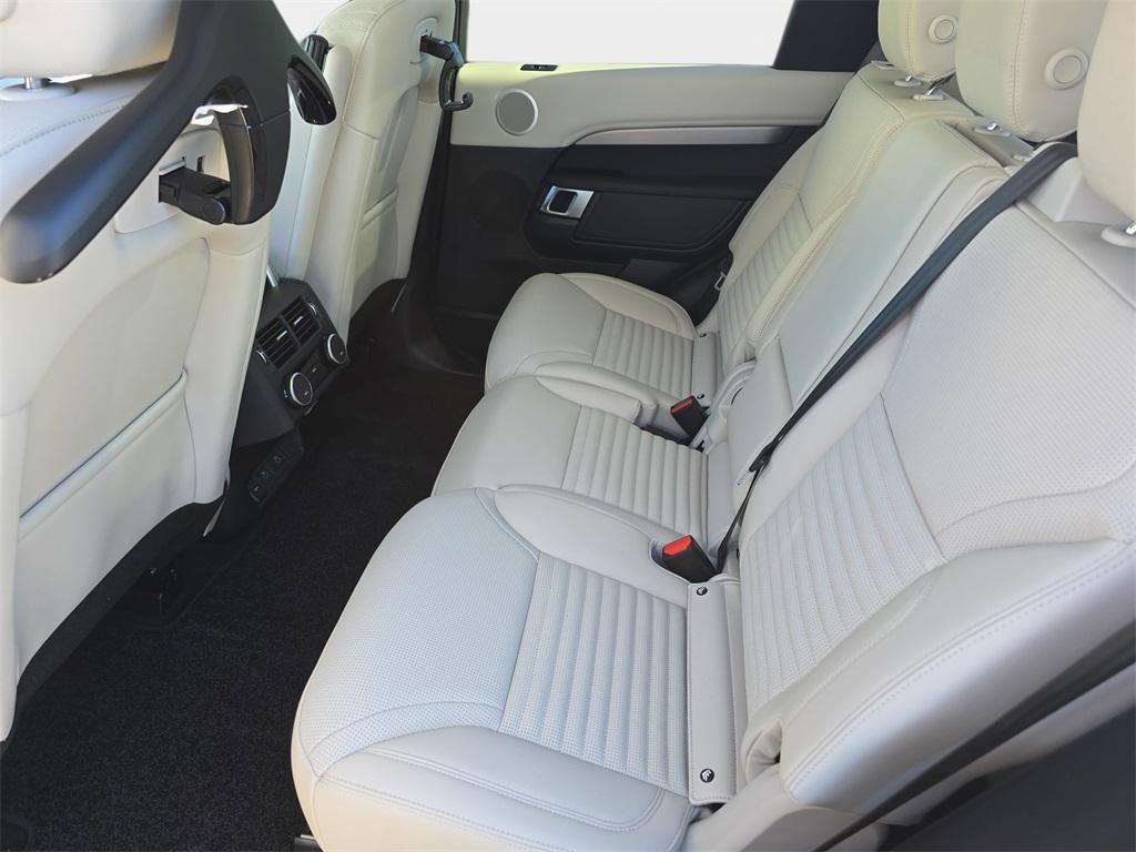 new 2026 Land Rover Discovery car, priced at $76,121