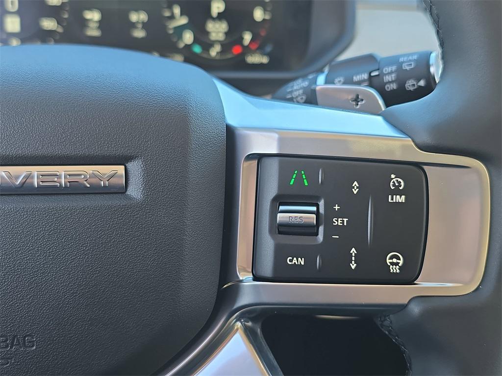 new 2026 Land Rover Discovery car, priced at $76,121