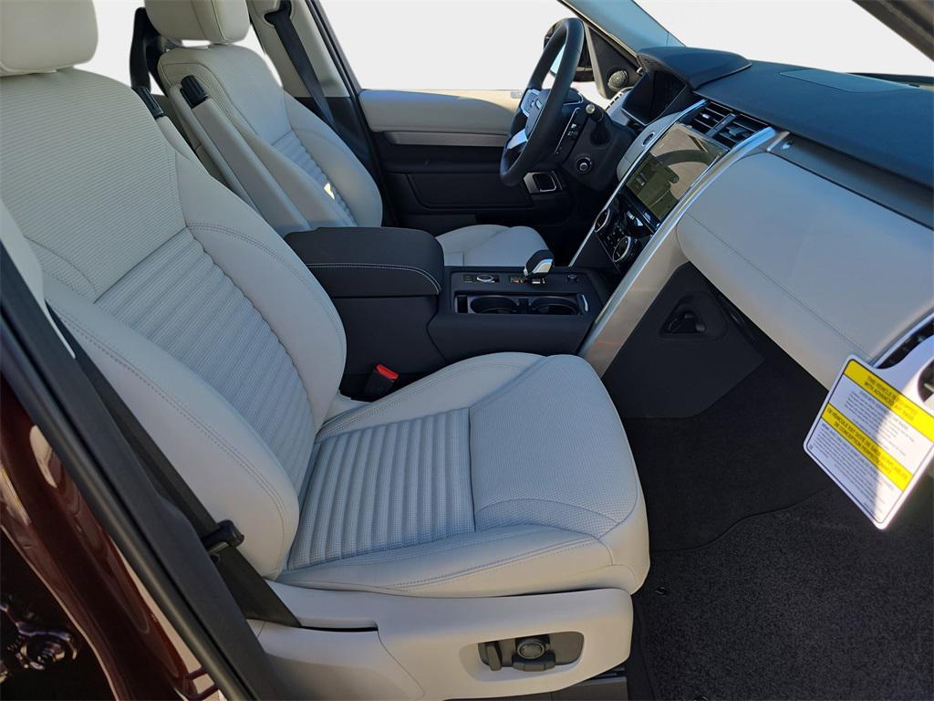new 2026 Land Rover Discovery car, priced at $76,121