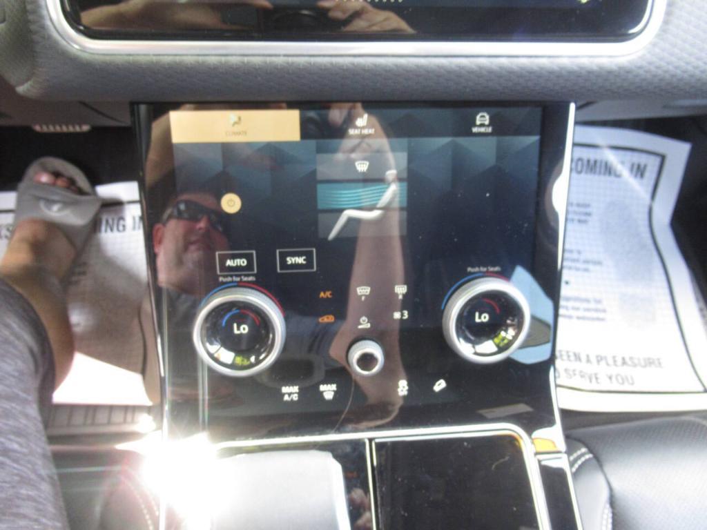 Land Rover Range Rover Velar view 28