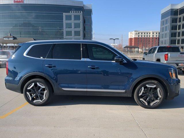 used 2024 Kia Telluride car, priced at $33,628