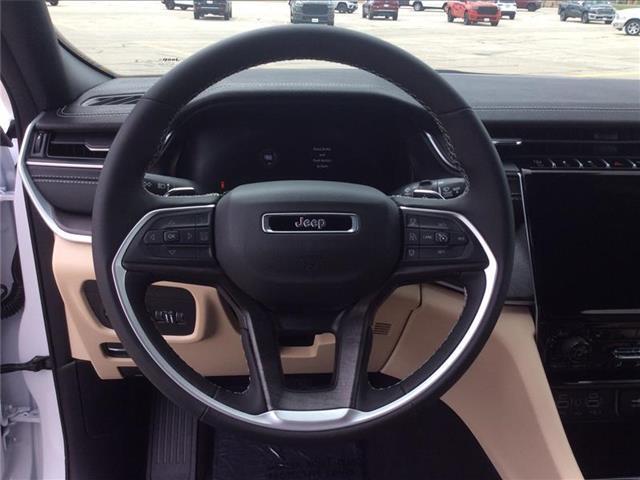 new 2025 Jeep Grand Cherokee car, priced at $46,900