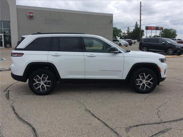 new 2025 Jeep Grand Cherokee car, priced at $46,900