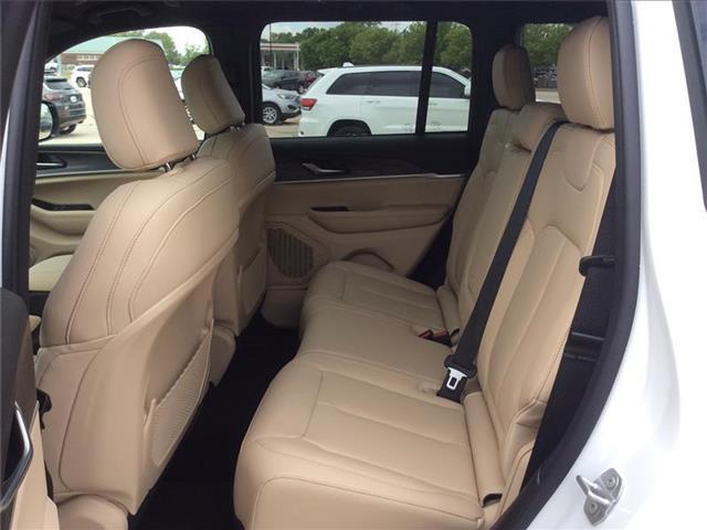 new 2025 Jeep Grand Cherokee car, priced at $46,900