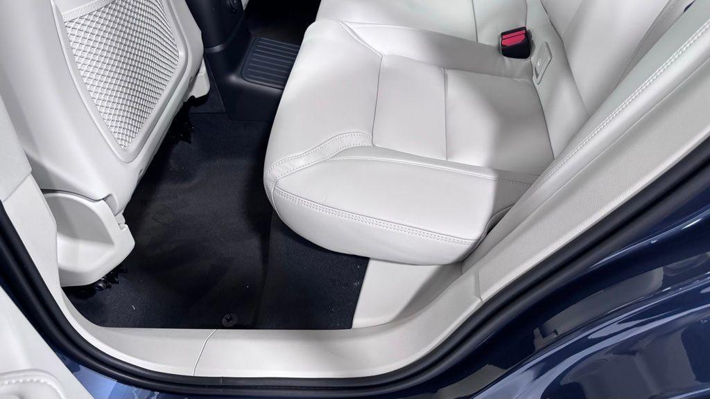 new 2026 Volvo XC60 Plug-In Hybrid car, priced at $76,190